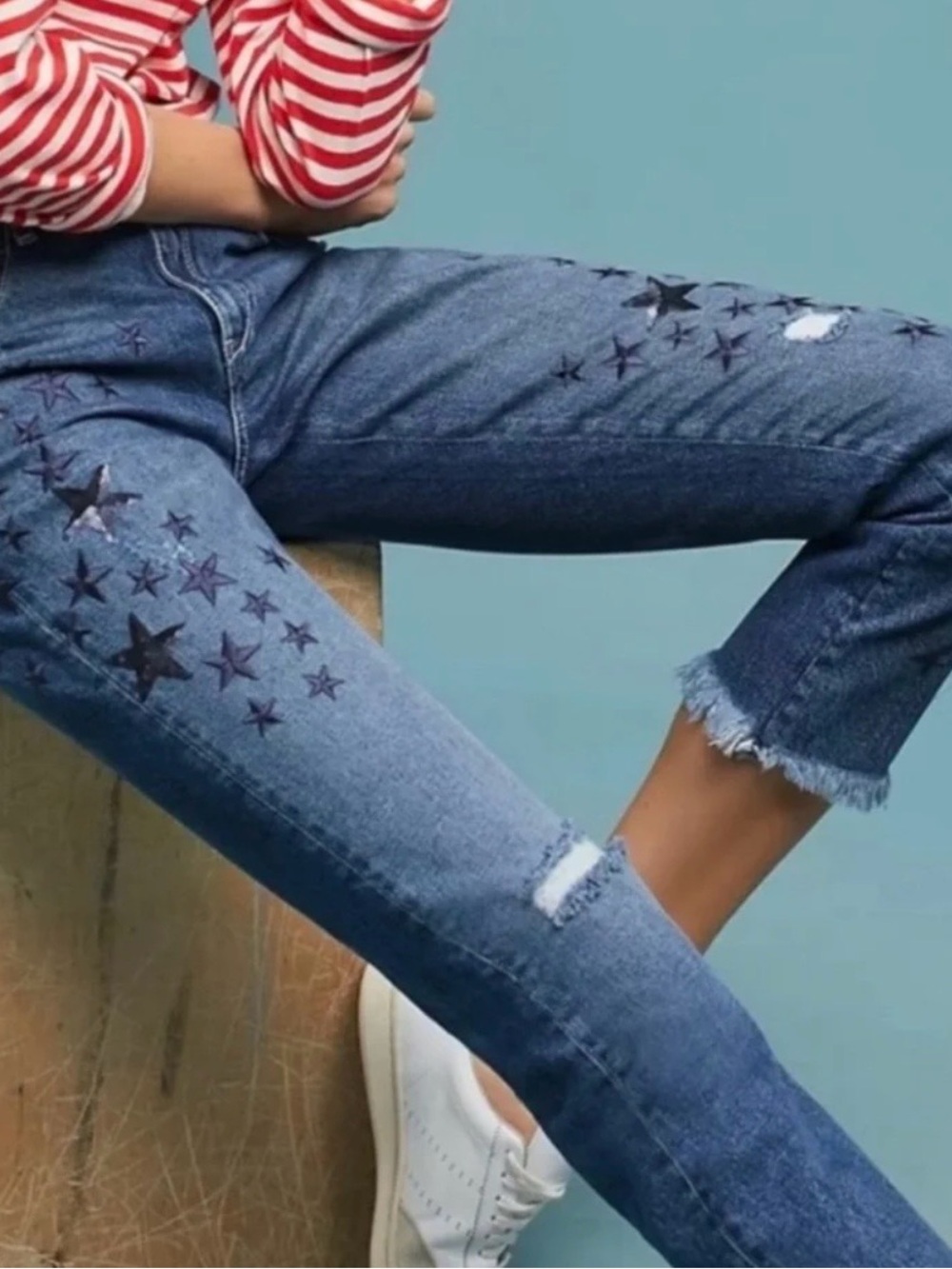 Anthropologie Pilcro Sequin Star Jeans
Crop Embroider Distress Slim Denim SZ 28
